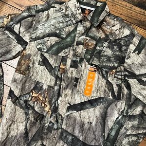 Mossy Oak Treestand camo shirt.